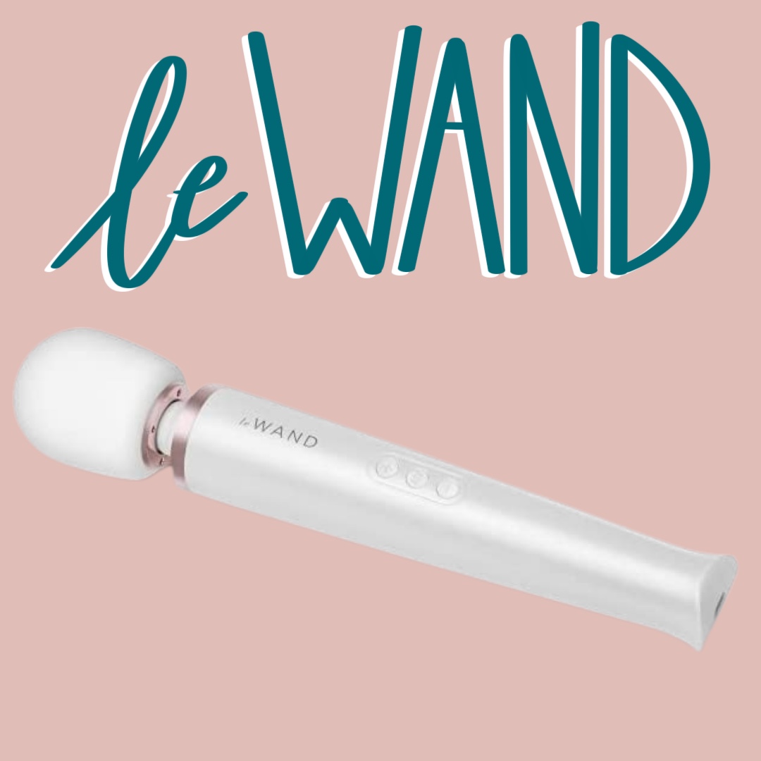 the phrase le wand drawn in teal against a pink background with la wand pictured underneath